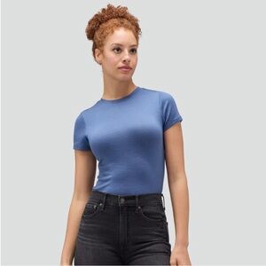 Unbound Women’s Slim Merino Crew Neck T-shirt size small in blue